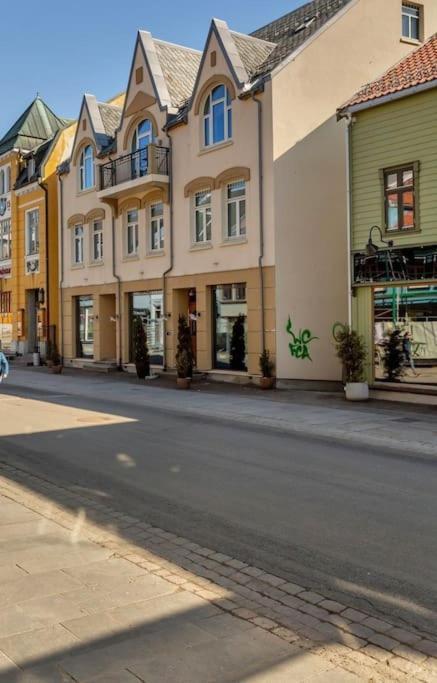 Lovely Apartment In Tromso City Centre Екстер'єр фото
