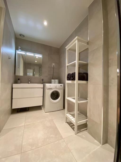 Lovely Apartment In Tromso City Centre Екстер'єр фото
